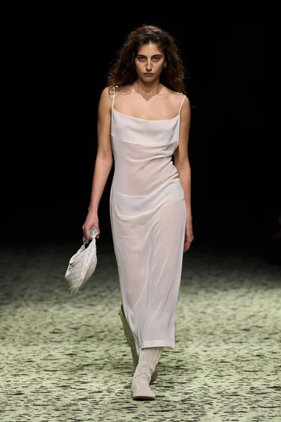 Look 1